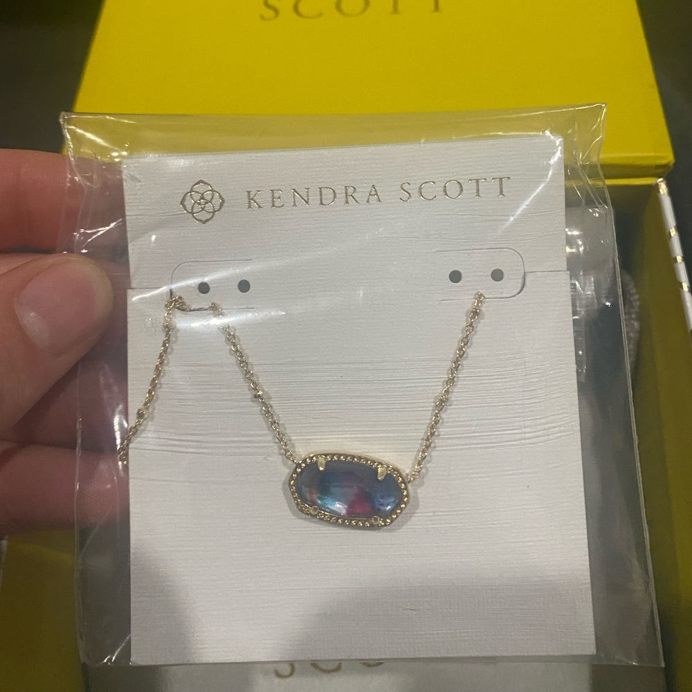 Kendra Scott short gold necklace